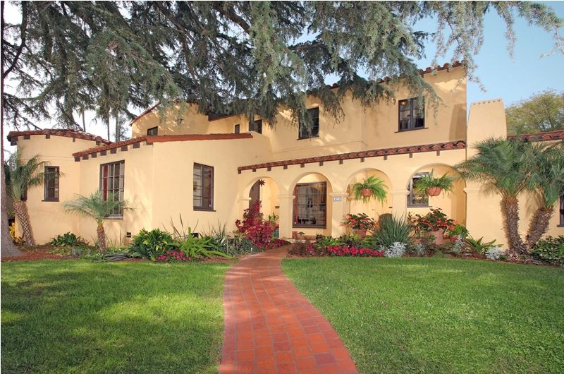 Valley Village Home, CA Real Estate Listing